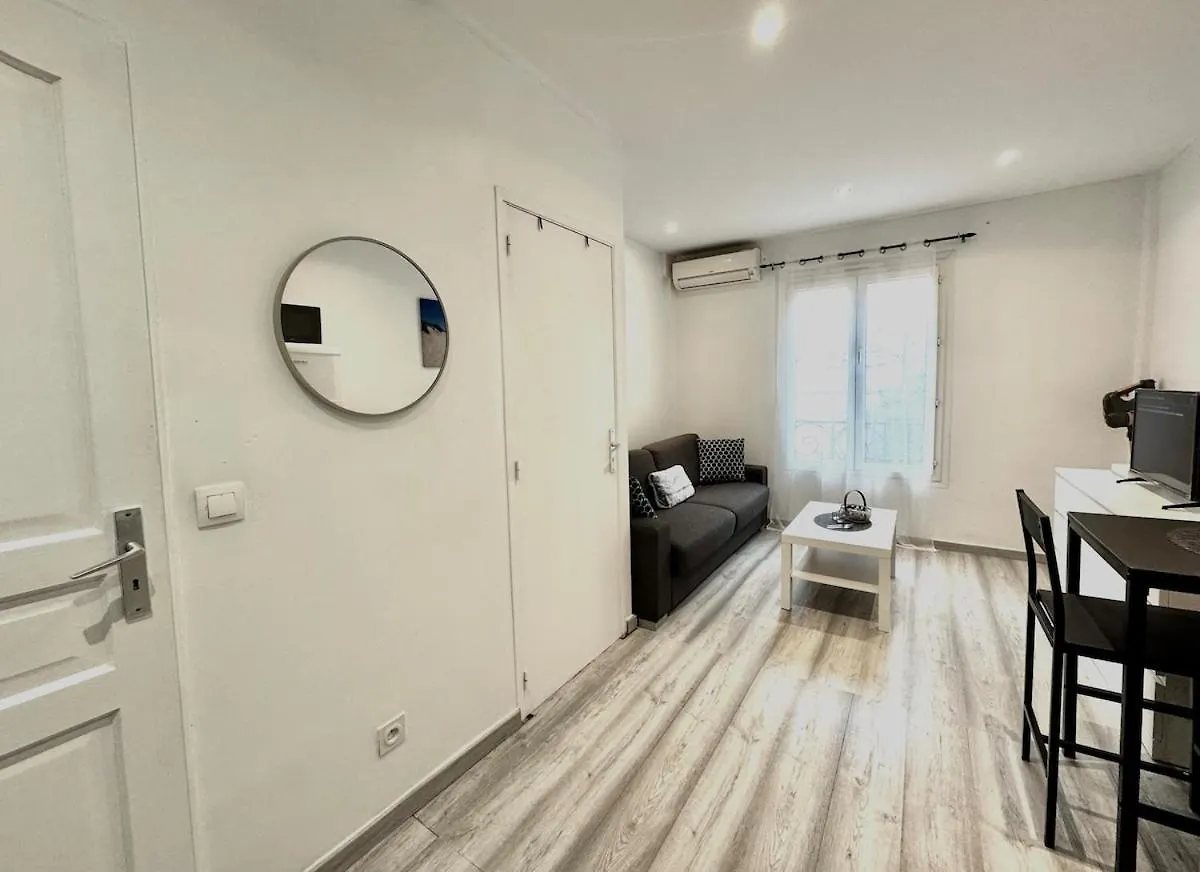 Studio Cosy-2Min Des Plages-Centre Juan Les Pins Antibes 0*,  France